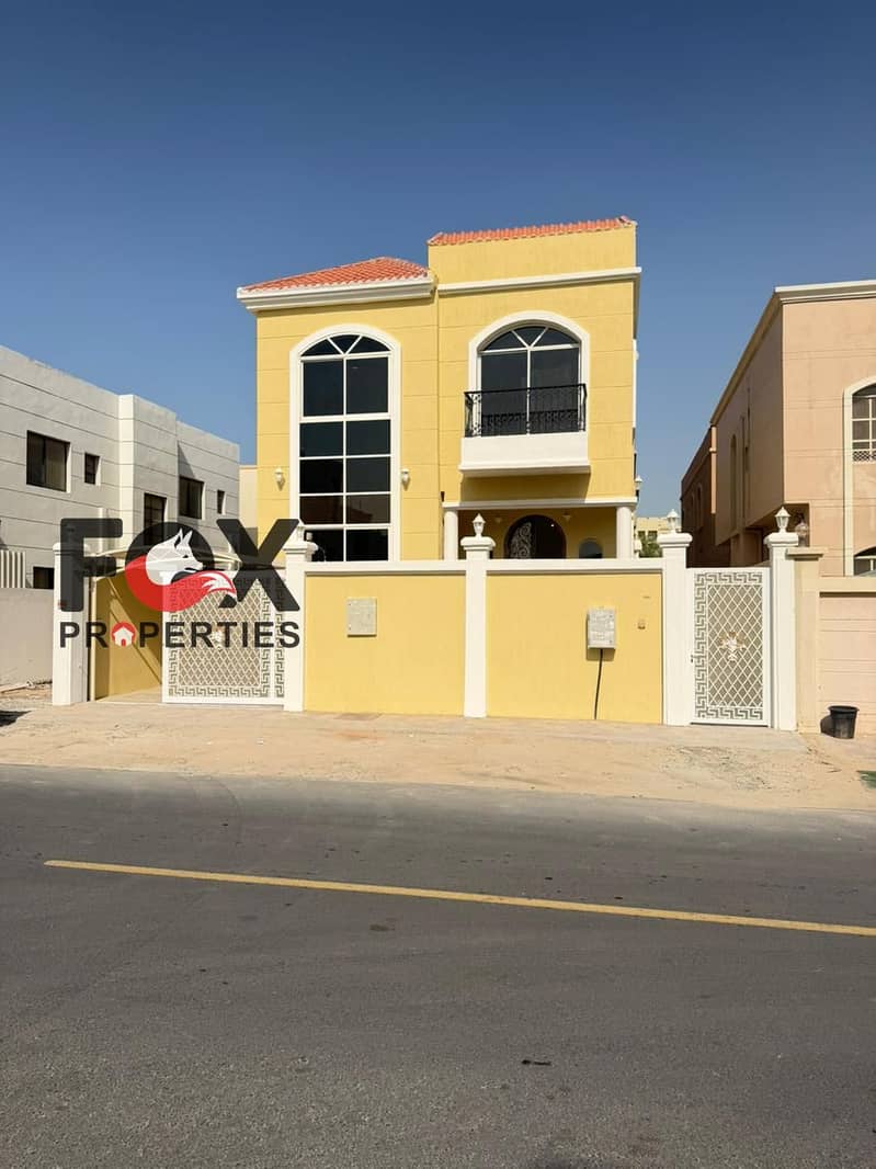 For sale, a distinctive villa in the Al Rawda 2 area in Ajman, a strategic location close to Sheikh Ammar Street, which provides easy access to variou